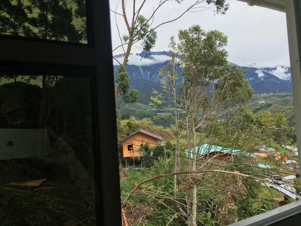 Azrien Homestay Kundasang Екстер'єр фото